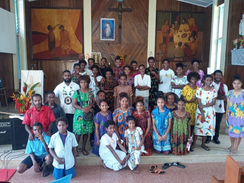 PNG-congregation-in-front-of-church